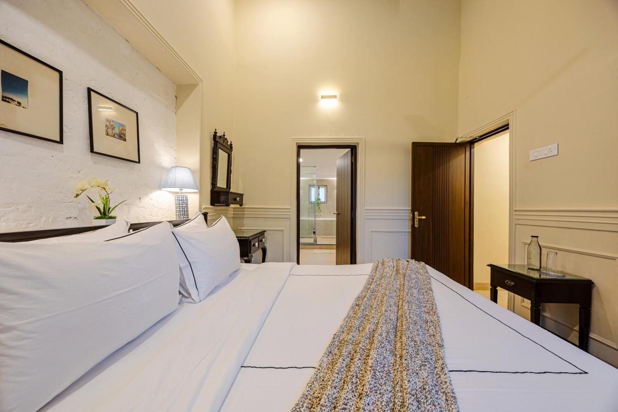 Elivaas 4 Bhk Villa Near Beach With Private Pool & Bar - Casa Boa Vida Candolim Ngoại thất bức ảnh