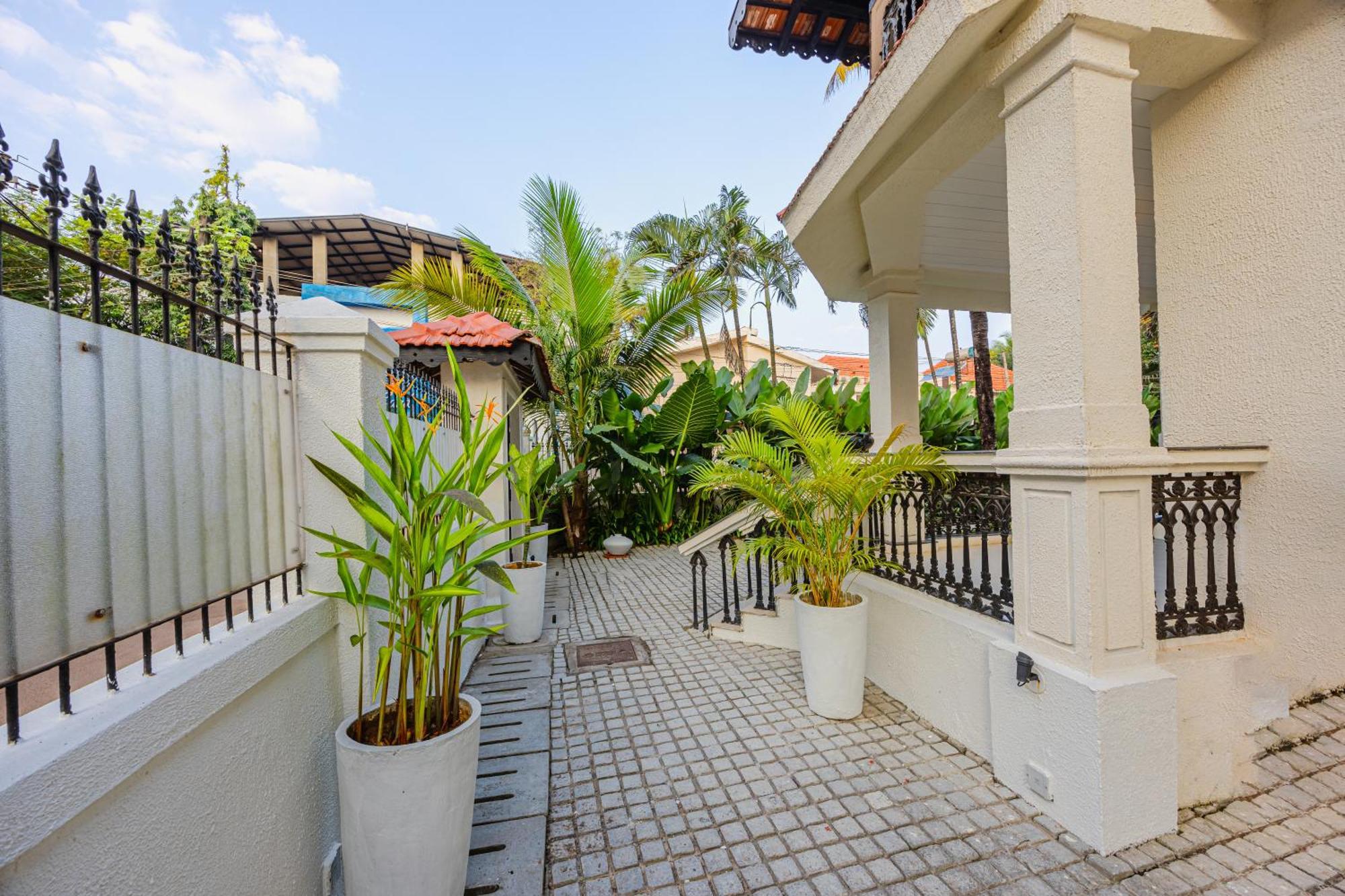 Elivaas 4 Bhk Villa Near Beach With Private Pool & Bar - Casa Boa Vida Candolim Ngoại thất bức ảnh
